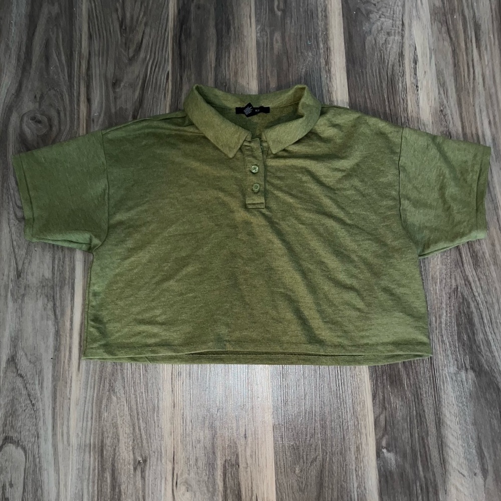 FOREVER 21–All Green Button Up Crop Top